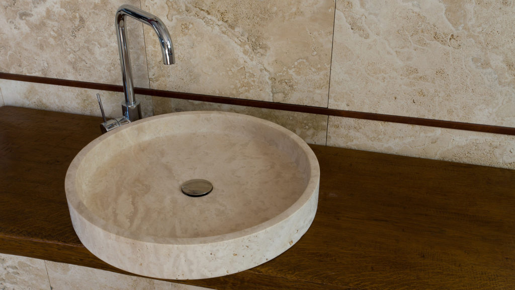 Круглый умывальник из травертина "Round Dish"