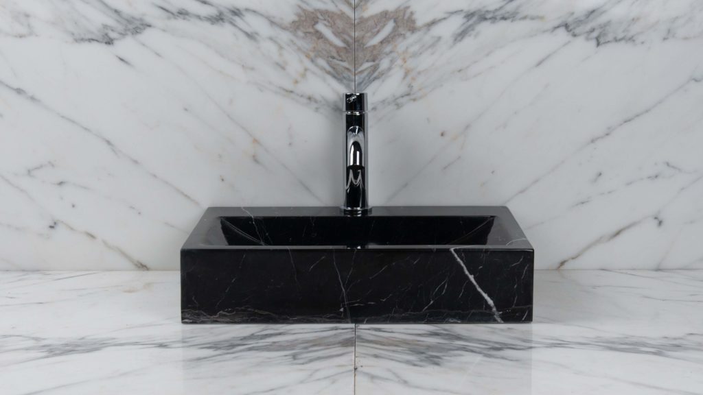 Раковина небольшая из черного мрамора «Back Black»