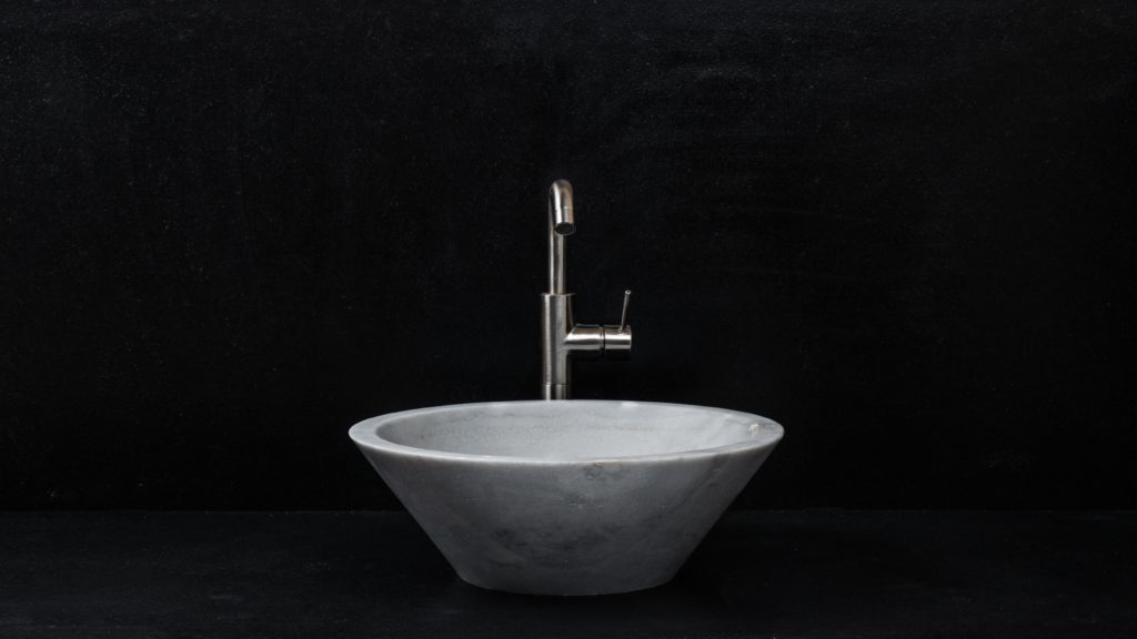 Маленькая круглая раковина из мрамора «Talla Grey»