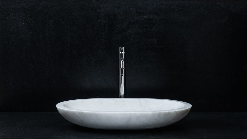 Раковина овальная из травертина "Smooth Carrara T"