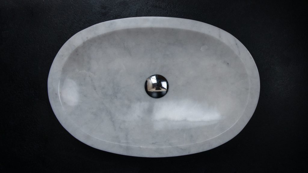 Раковина овальная из травертина "Smooth Carrara T"