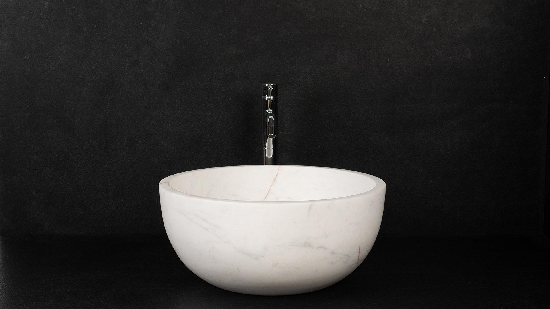 Круглый умывальник из мрамора «Fiano Bianco Alba»